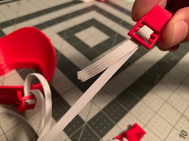 Improved Elastic Attachment_Remix to hold 1/4"-1/2" elastic – Free 3D Model STL
