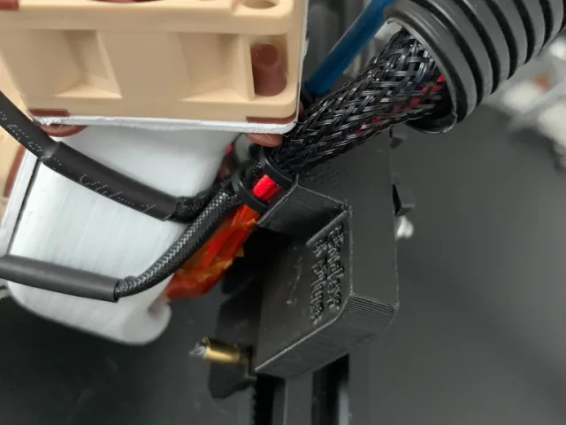 Ender 5 Plus Bowden and cable holder – Kostenloses 3D-Modell STL